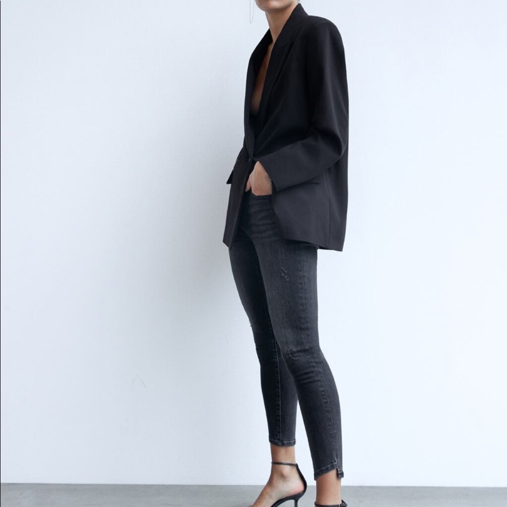 New Zara Mid Rise Skinny Black Washed Denim’s